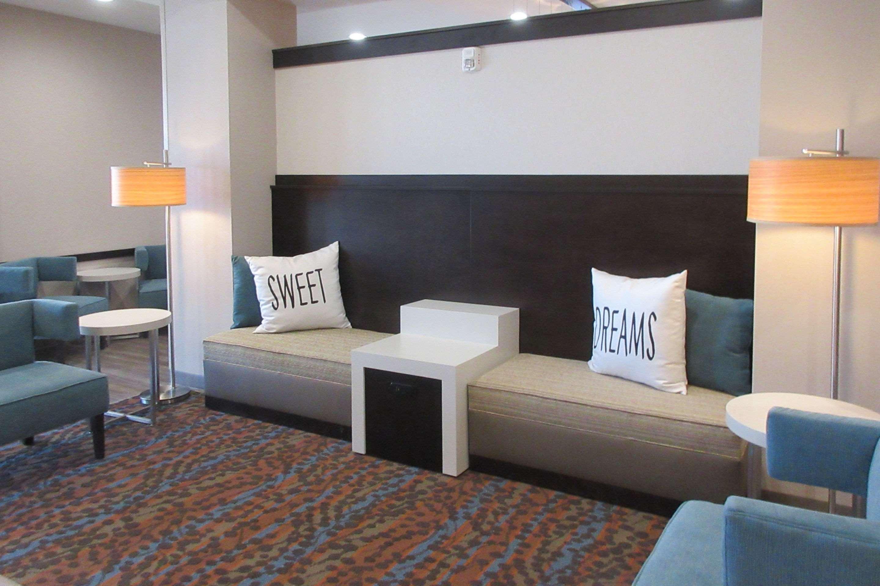 Sleep Inn & Suites Oregon - Madison Exteriör bild